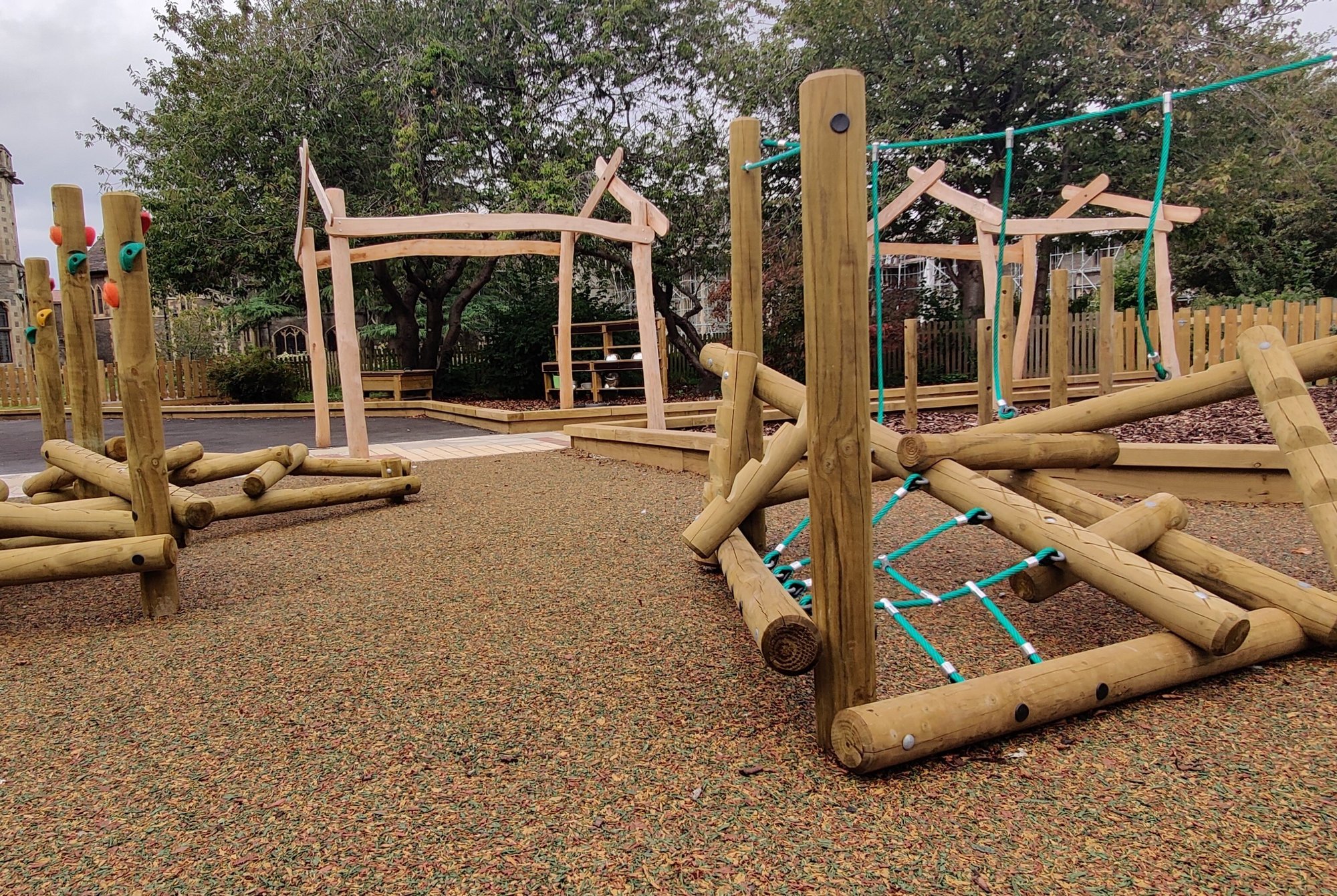 Avanti Gardens playground installed by dbdplay